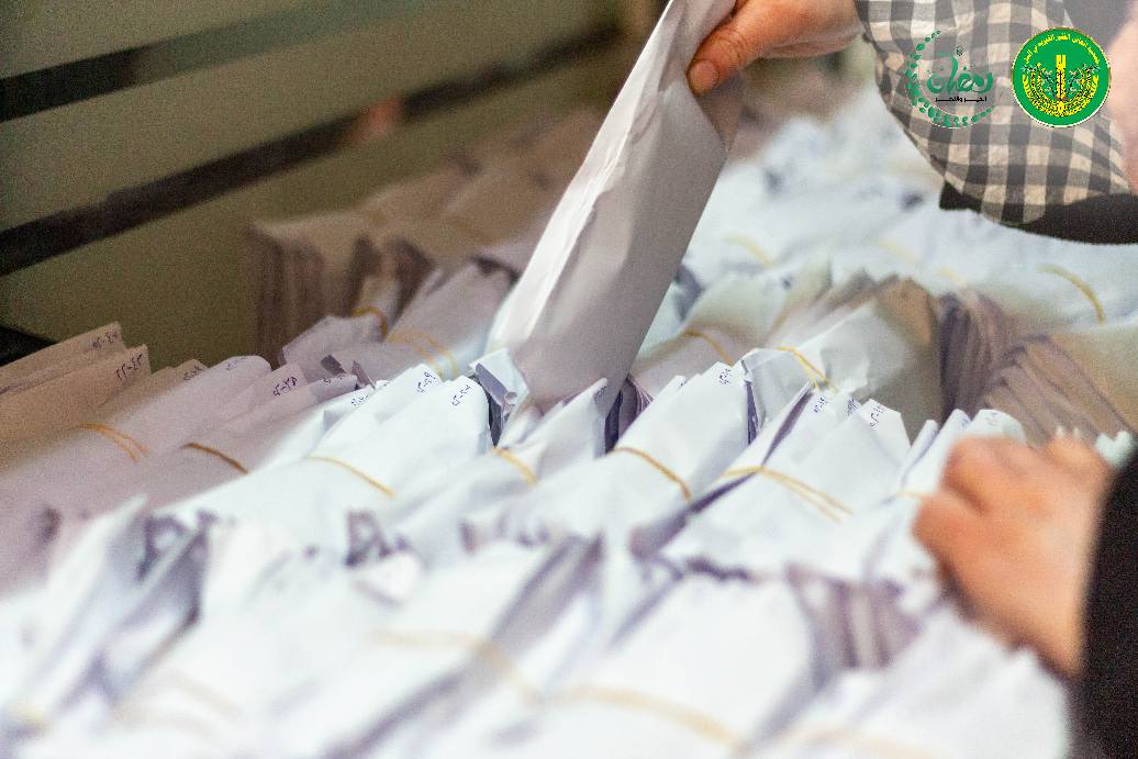 تم الانتهاء من توزيع رواتب المدرجين ل 1250 عائلة في شهر رمضان المبارك، مع تقديم بعض المساعدات💚✨